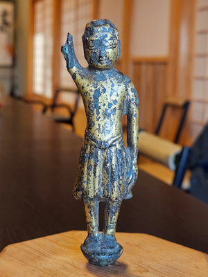 金銅誕生仏立像(善応寺)の画像