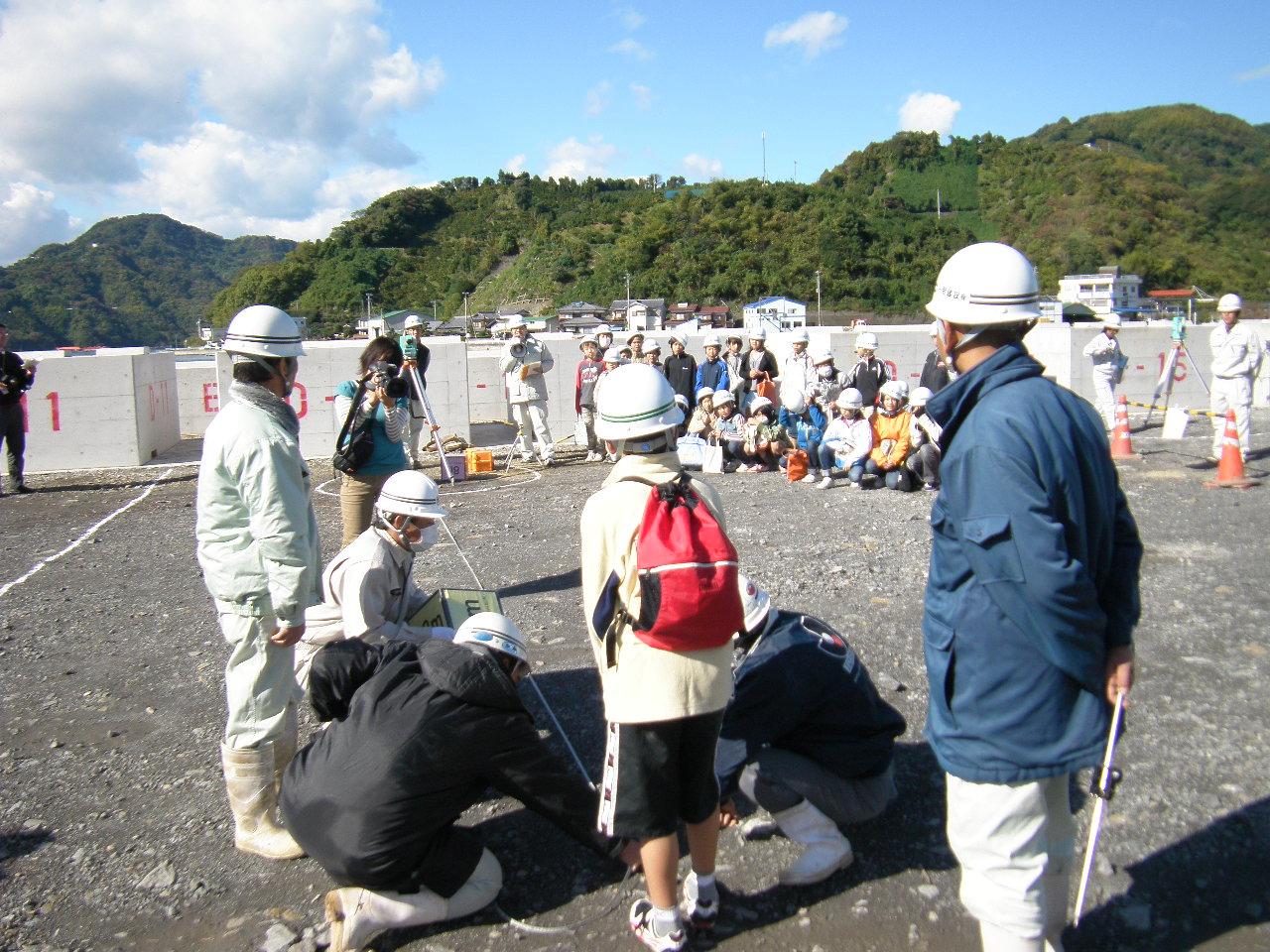測量機器を用いて操作体験の画像