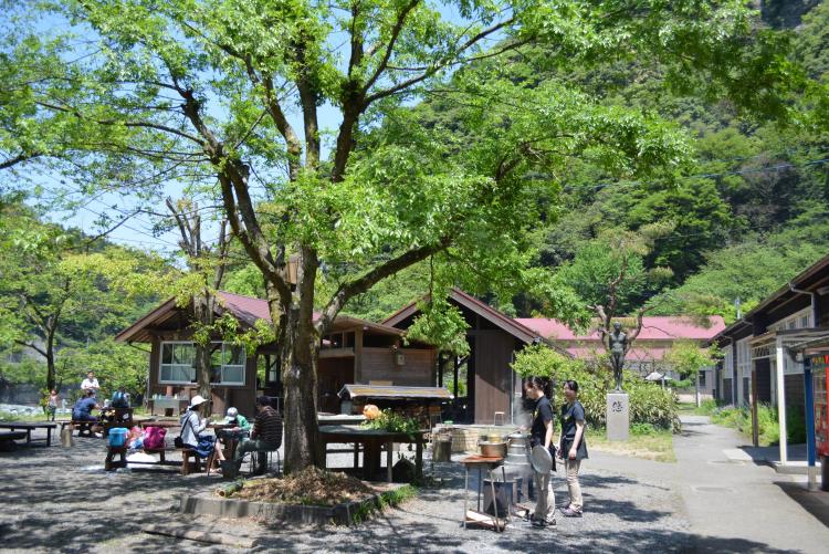 ふれあいの里外観2