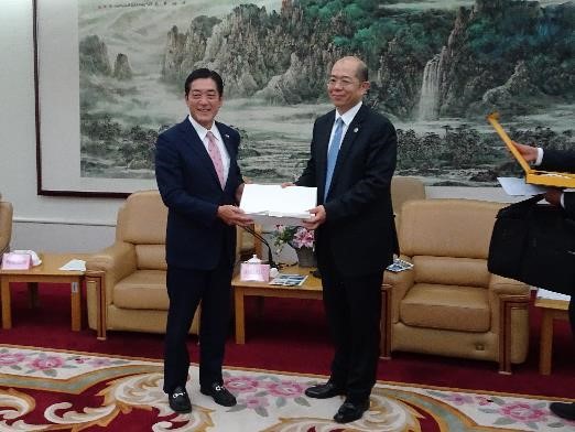 5月25日（土曜日）大連市委員会書記らと会談（中国）の画像