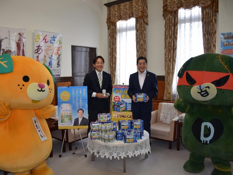 6月10日（月曜日）酒類販売会社の訪問（被災地復興支援企画商品等の発売報告）（県庁）の画像