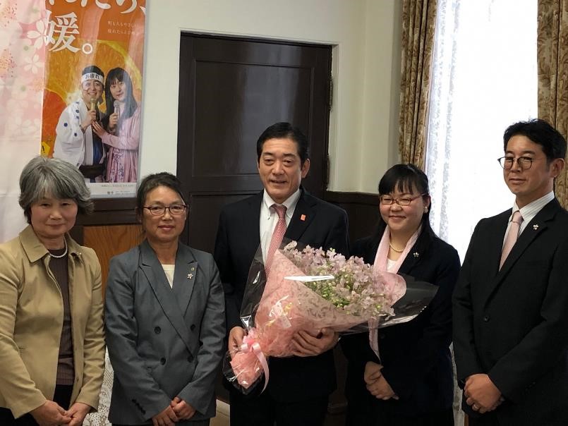 12月19日（木曜日）中予の商工会女性部部員らの訪問（県庁）の画像