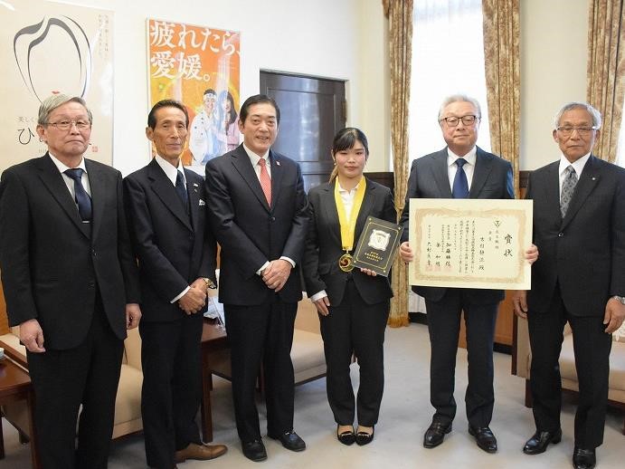 12月23日（月曜日）技能五輪全国大会「左官」職種金賞受賞者らの訪問（県庁）の画像