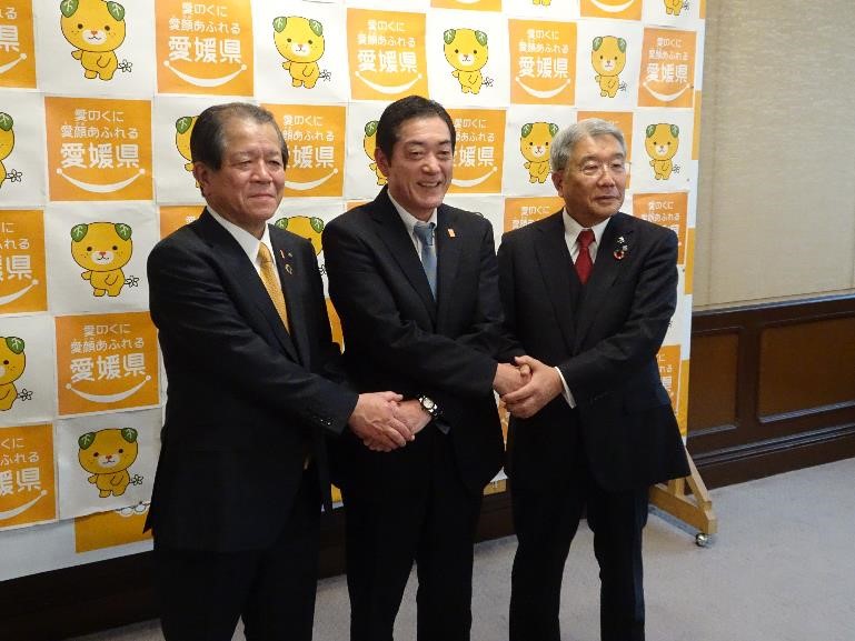 12月26日（木曜日）県内金融機関からの私募債を活用した「子どもの愛顔応援ファンド」への寄附に関する共同記者発表（県庁）の画像