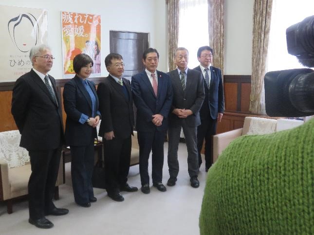 1月20日（月曜日）台湾の女優　唐美雲氏、坊っちゃん劇場関係者らの訪問（県庁）の画像