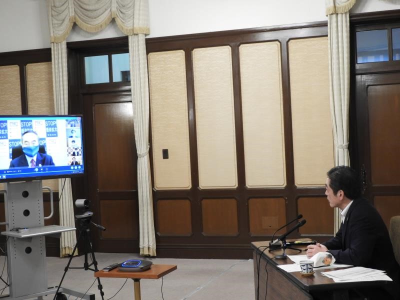 5月12日（火曜日）全国知事会「新型コロナウイルス緊急対策本部」ウェブ会議（県庁）の画像