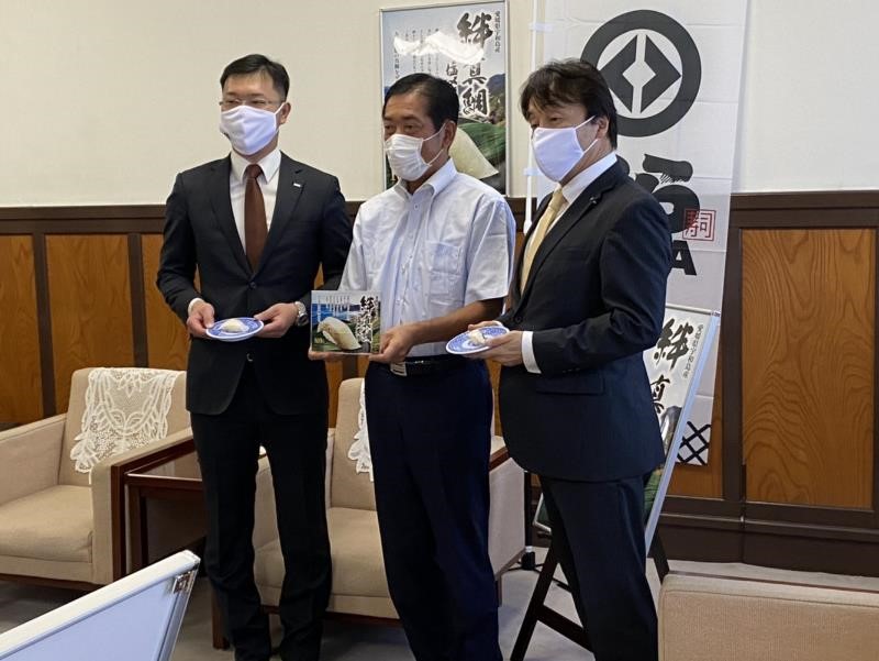 10月5日（月曜日）飲食サービス関連会社の訪問（県産養殖マダイを使用した新商品の発売報告）（県庁）の画像