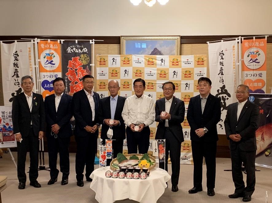 10月26日（月曜日）民間ラジオ放送会社、水産会社ほかの訪問（県産養殖マダイを使用した新商品の発売報告）（県庁）の画像