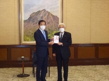 3月23日（火曜日）新型コロナウイルス感染症対策応援基金への寄附に伴う感謝状贈呈式（県庁）の画像
