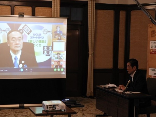 5月10日（月曜日）全国知事会「新型コロナウイルス緊急対策本部」ウェブ会議（県庁）の画像