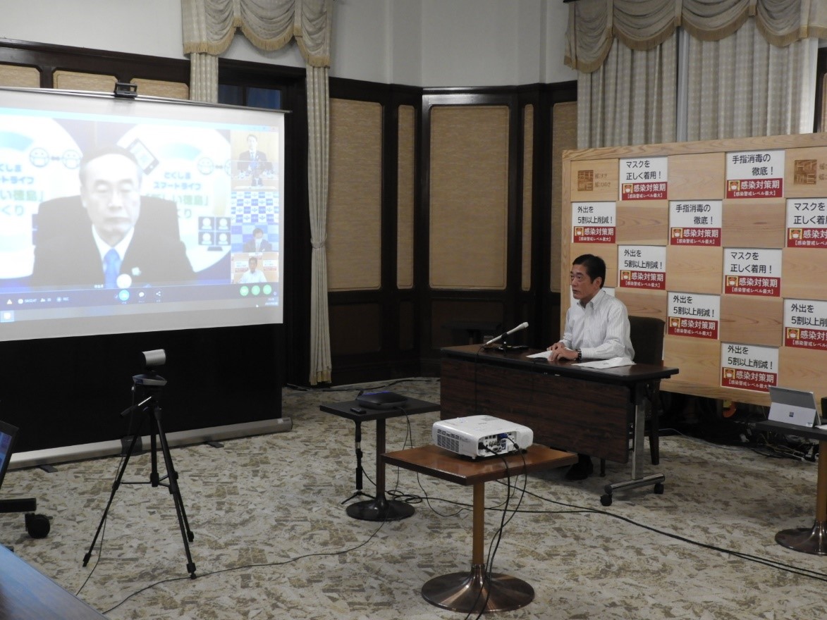 5月29日（土曜日）全国知事会「新型コロナウイルス緊急対策本部」ウェブ会議（県庁）の画像