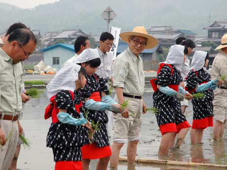 5月8日（月曜日）農業試験場お田植祭（県農業試験場）の画像