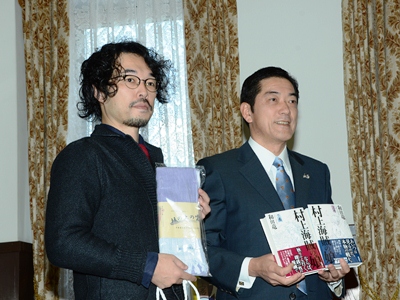 11月15日（金曜日）作家和田竜氏の訪問（県庁）