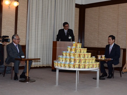 4月7日（月曜日）エースコック株式会社の訪問（県産食材を使用した新商品の発売報告）（県庁）の画像