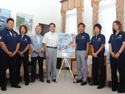 8月7日（木曜日）全日本女子野球連盟会長、女子野球日本代表チームの訪問（県庁）の画像