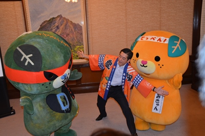 10月8日（木曜日）ダークみきゃん登場報告会（県庁）の画像