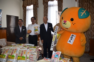 10月23日（金曜日）全農愛媛県本部、米加工販売会社の訪問（県産米「にこまる」の販売に関する報告）（県庁）