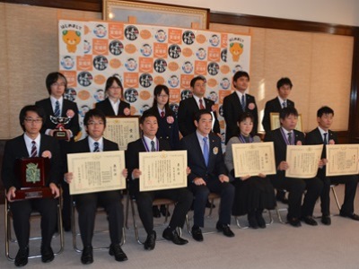 12月25日（金曜日）愛顔のえひめ知事表彰式（県庁）の画像