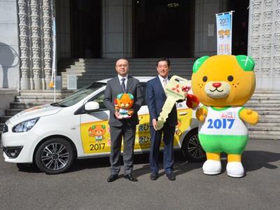 2月15日（月曜日）愛顔つなぐえひめ国体・えひめ大会「オフィシャルサプライヤー」協賛自動車引渡式（県庁）の画像