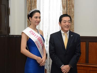 11月10日（木曜日）ミス・ユニバース・ジャパン愛媛代表らの訪問（県庁）の画像