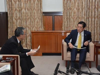 12月15日（木曜日）原子力規制委員会委員長らの訪問（県庁）の画像