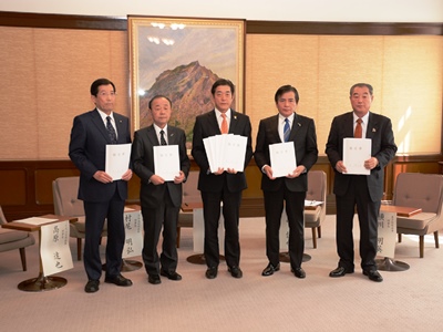 3月22日（水曜日）県内金融機関との災害時等の連携協力に関する協定書調印式（県庁）の画像