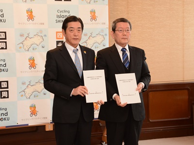 3月27日（月曜日）愛媛県建設技術支援センターとの大規模災害発生時における技術支援及び共同研究に関する協定締結式（県庁）の画像