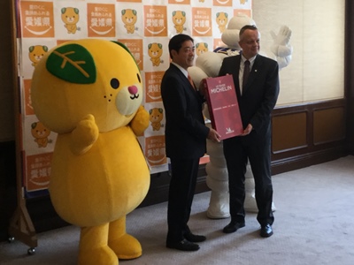 10月11日（水曜日）ガイドブック・タイヤ製造販売会社社長訪問（県庁）