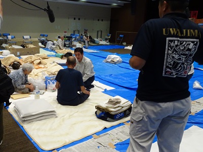7月12日（木曜日）平成30年7月豪雨災害に係る被災地視察（宇和島市　吉田公民館）の画像