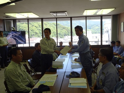 7月13日（金曜日）平成30年7月豪雨災害への対応に関する要望（内閣総理大臣）（宇和島市）の画像