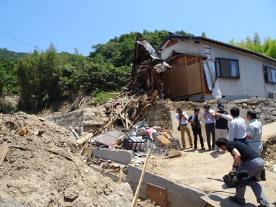 7月15日（日曜日）平成30年7月豪雨災害に係る被災地視察（今治市）