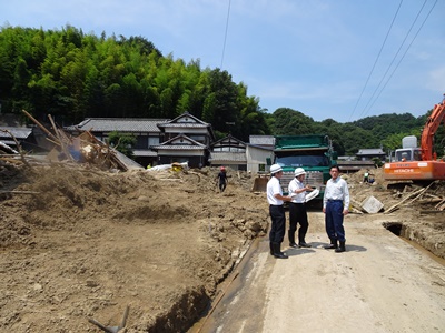 7月17日（火曜日）平成30年7月豪雨災害に係る被災地視察（松山市庄）の画像
