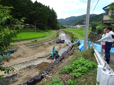 7月21日（土曜日）平成30年7月豪雨災害に係る被災地視察（鬼北町大宿）の画像