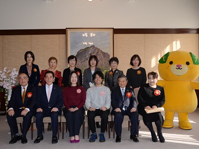 1月23日（水曜日）えひめ結婚支援センター運営功労者への感謝状贈呈式及び1,000組目カップルの結婚報告会（県庁）の画像