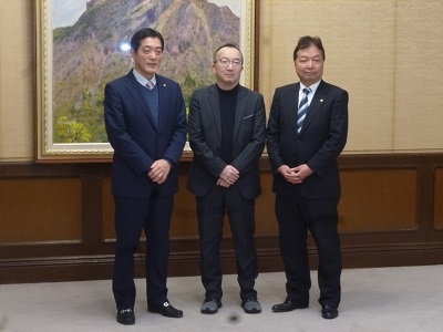 1月31日（木曜日）えひめ地方創生映画製作委員会関係者らの訪問（県庁）の画像