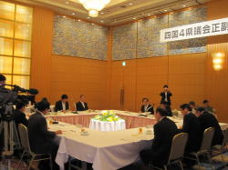 会議風景の画像
