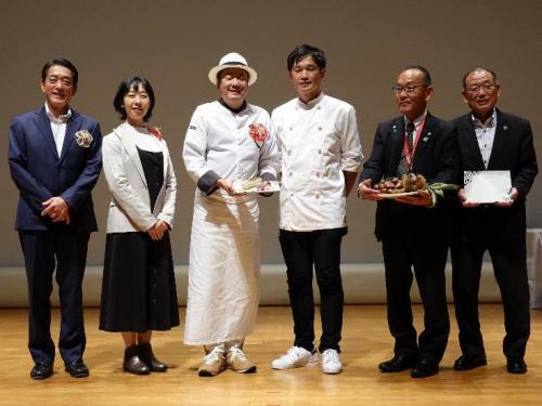 10月20日（金曜日）とべもり＋（プラス）限定スイーツのお披露目イベント（えひめこどもの城）