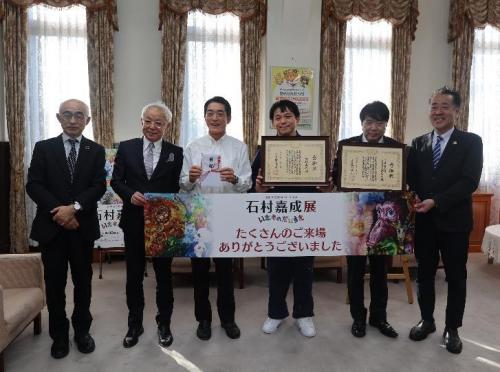 10月25日（水曜日）子どもの愛顏応援ファンドへの寄附に伴う感謝状贈呈式（県庁）
