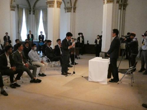 3月28日（木曜日）ネパールからの県内企業採用内定者らの訪問（県庁）