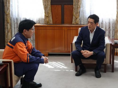 4月18日（木曜日）長谷川総務大臣政務官の訪問（県庁）