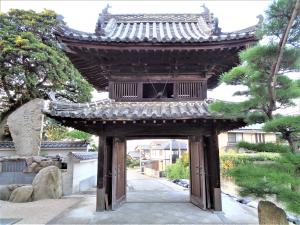 明専寺鐘楼門　正面
