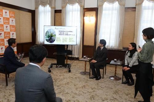 3月5日（水曜日）愛媛グローカル・フロンティア・プログラム成果発表会受賞者らの訪問（県庁）