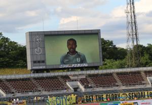 選手からの人権メッセージ動画をスクリーンで放送