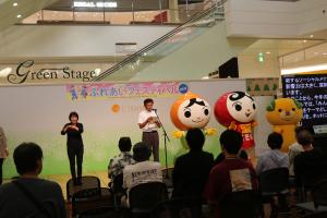 ステージ挨拶の様子