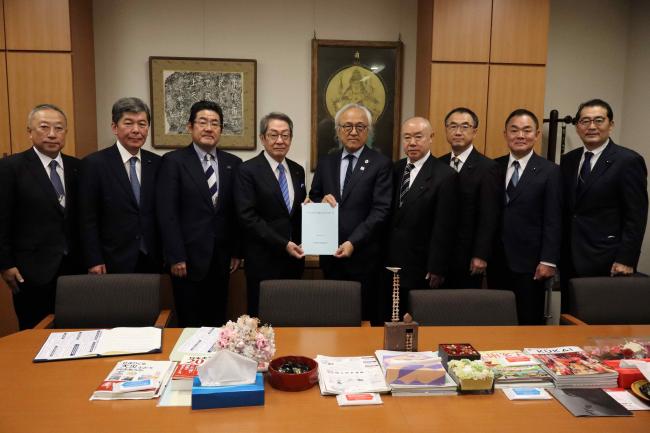 1031_全国都道府県議長会役員会要請活動２