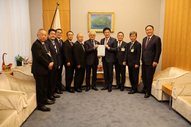 1031_全国都道府県議長会役員会要請活動４