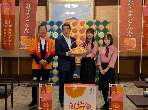 11月14日（金曜日）えひめ中央農業協同組合理事長らの訪問（紅まどんなの今期初出荷報告）（県庁）