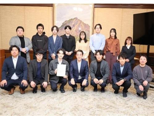 12月4日（木曜日）IT起業家育成合宿講座修了証授与式（県庁）