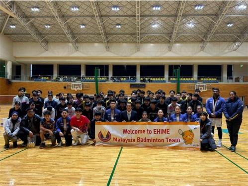 12月15日（月曜日）マレーシアジュニアバドミントン選手 県内交流事業 視察（砥部町）