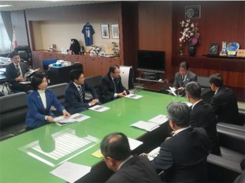 1月7日（水曜日）自転車国際会議「Velo-city2027Ehime」開催への支援に関する要望（国土交通大臣）（東京都）